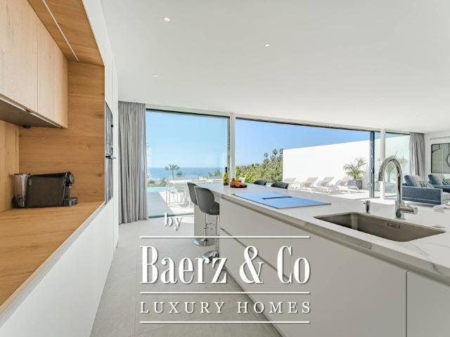 Villa / Chalet de 325 m2 en venta en Adeje, Canarias