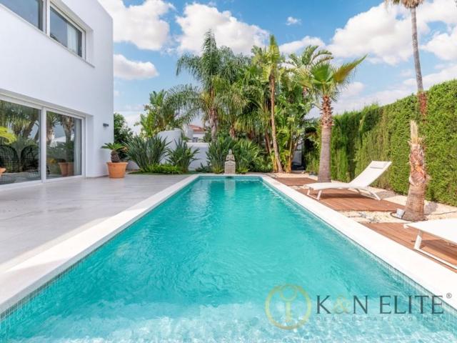Villa / Chalet de 320 m2 en alquiler en Denia, España