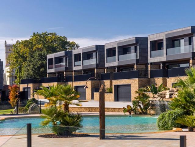 Villa / Chalet de 323 m2 en venta en RUA MINA 3 PERILLO, La Coruña, Provincia de La Coruña, Galicia