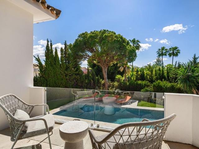 Villa / Chalet de 335 m2 en venta en Marbella, España