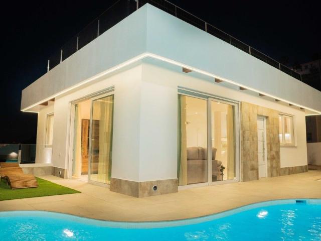 Villa / Chalet de 335 m2 en venta en Ciudad Quesada, España