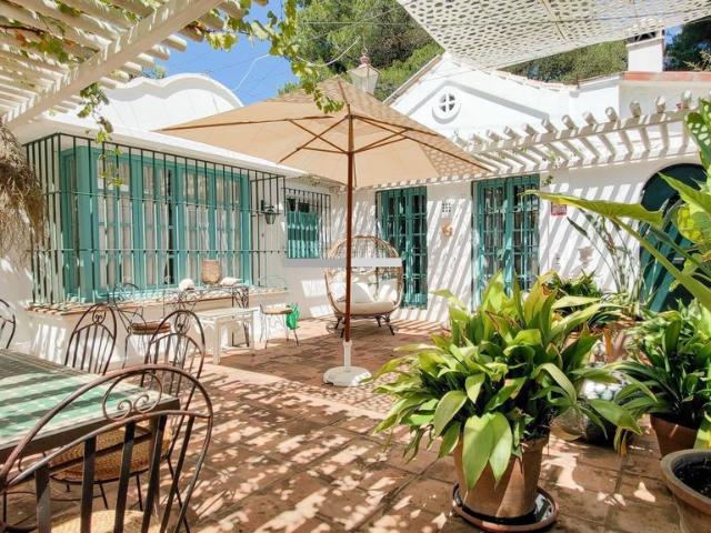 Villa / Chalet de 337 m2 en venta en Marbella, España