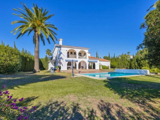 Villa / Chalet de 337 m2 en venta en Marbella, España