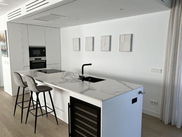 Villa / Chalet de 330 m2 en venta en New Golden Mile, Estepona, Andalucía