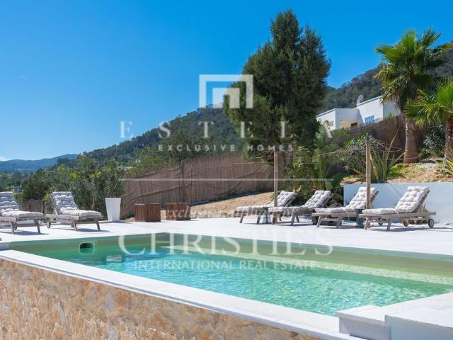 Villa / Chalet de 330 m2 en venta en San Jose de la Atalaya, España