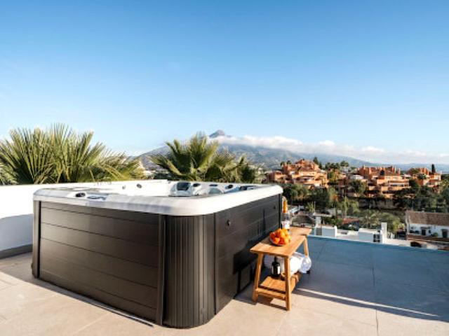 Villa / Chalet de 333 m2 en venta en Marbella, España