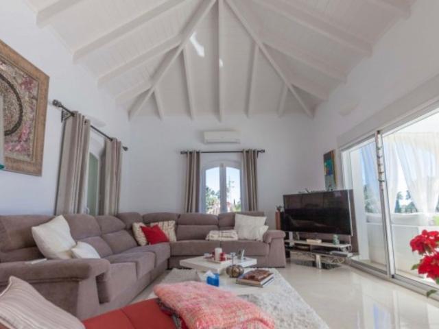 Villa / Chalet de 356 m2 en venta en Marbella, Andalucía