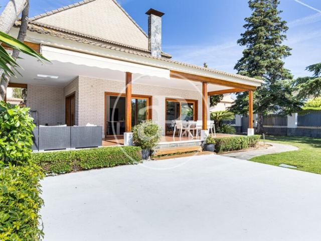 Villa / Chalet de 350 m2 en alquiler en La Eliana, España