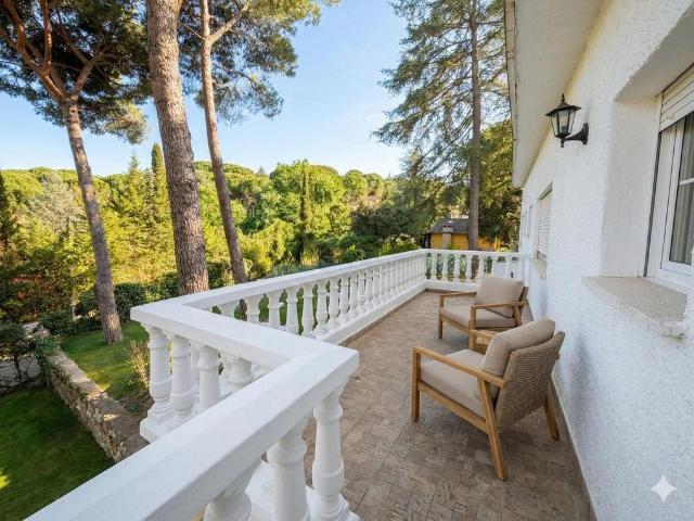 Villa / Chalet de 350 m2 en venta en San Martín de Valdeiglesias, España