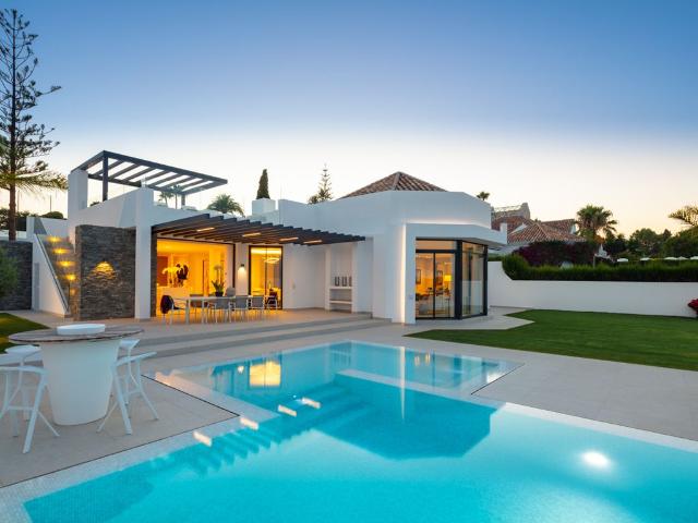Villa / Chalet de 351 m2 en venta en Marbella, España
