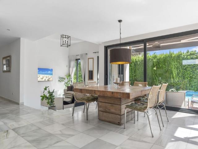 Villa / Chalet de 362 m2 en venta en Nueva Andalucia, Andalucía