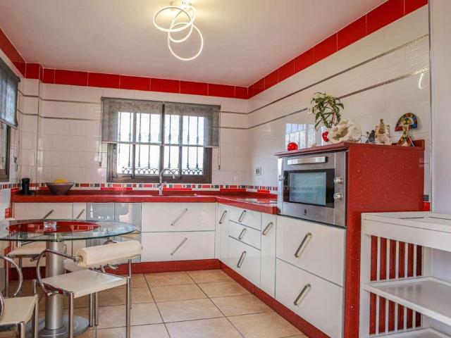 Villa / Chalet de 370 m2 en venta en Alhaurín de la Torre, Andalucía