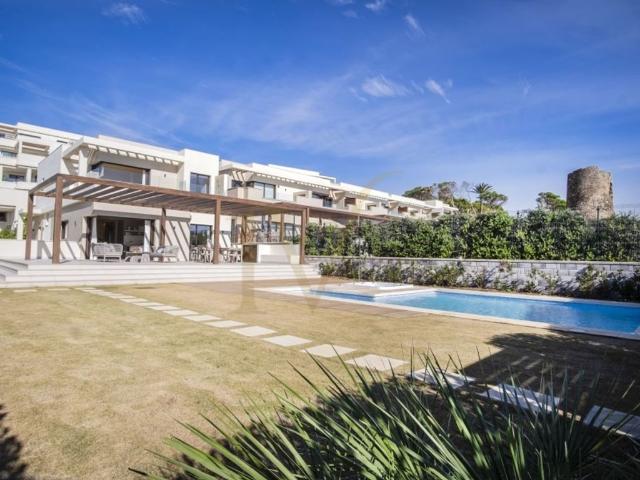 Villa / Chalet de 370 m2 en venta en Estepona, Andalucía