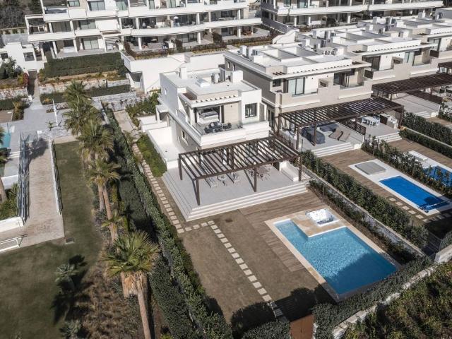 Villa / Chalet de 371 m2 en venta en Estepona, España