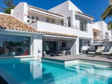 Villa / Chalet de 385 m2 en venta en Marbella, Andalucía