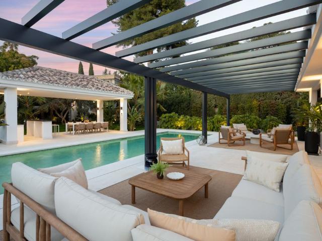 Villa / Chalet de 380 m2 en venta en Marbella, España