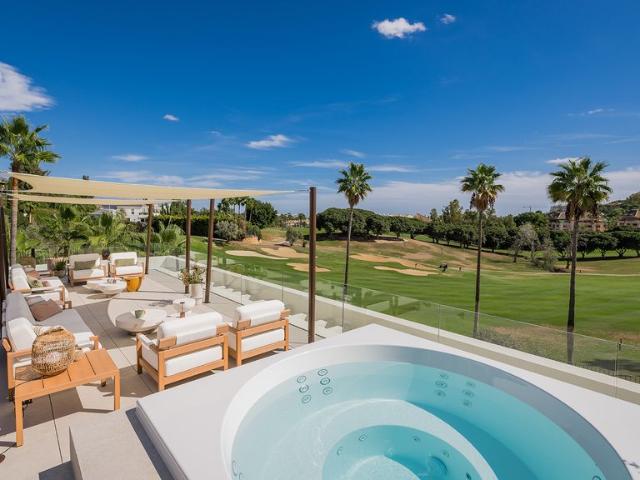 Villa / Chalet de 380 m2 en venta en Marbella, España