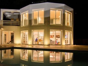 Villa / Chalet de 380 m2 en venta Urbanización Marbella Este, España