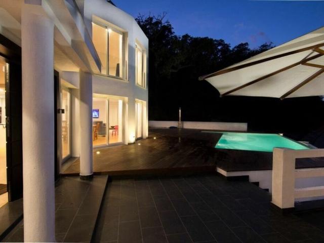 Villa / Chalet de 380 m2 en venta Urbanización Marbella Este, España