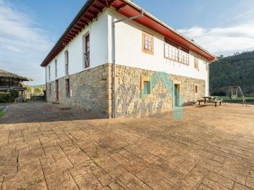 Villa / Chalet de 404 m2 en venta en Brañaverniz, España