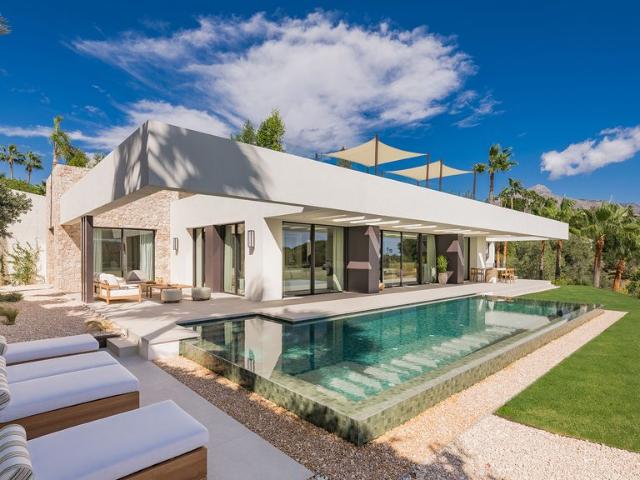 Villa / Chalet de 408 m2 en venta en Marbella, España