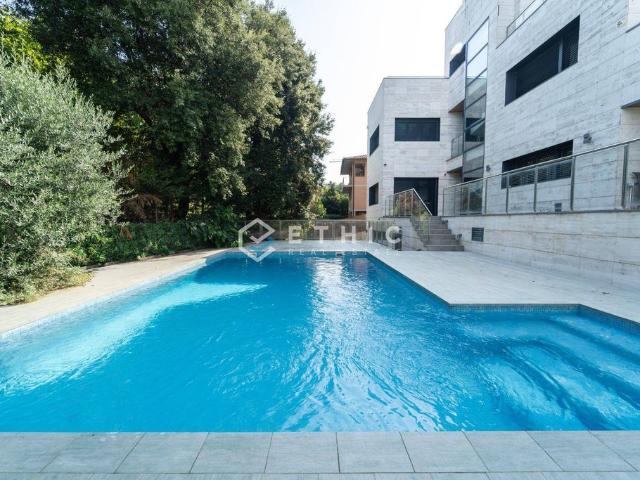 Villa / Chalet de 415 m2 en venta en Sant Cugat, España