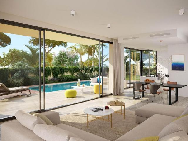 Villa / Chalet de 418 m2 en venta en Estepona, España