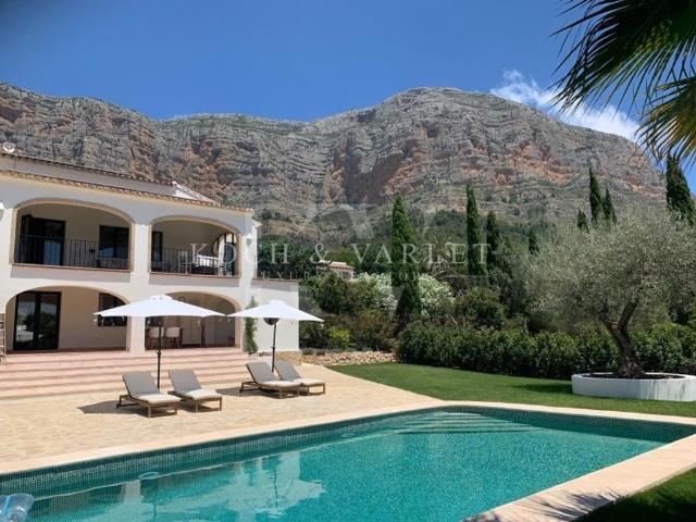 Villa / Chalet de 411 m2 en venta en Jávea, España