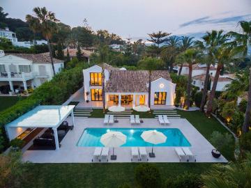 Villa / Chalet de lujo 424 m2 en alquiler, Nueva Andalucia, Andalucía
