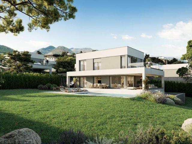 Villa / Chalet de 420 m2 en venta en Alhaurín de la Torre, Andalucía