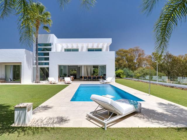 Villa / Chalet de 431 m2 en venta en Marbella, España