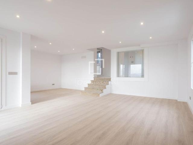 Villa / Chalet de 448 m2 en venta en Sangenjo, Galicia