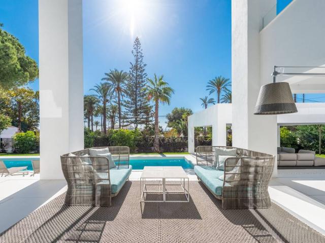 Villa / Chalet de 443 m2 en venta en Marbella, España