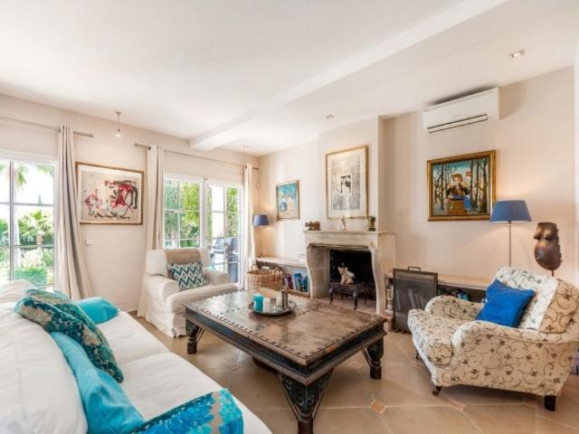 Villa / Chalet de 450 m2 en venta en Marbella, España