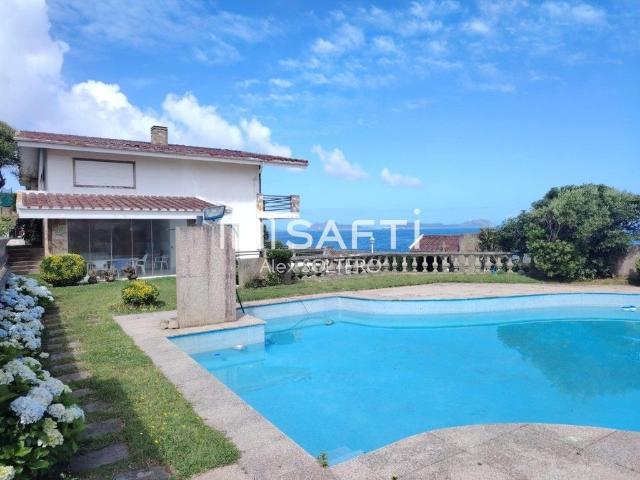 Villa / Chalet de 450 m2 en venta en Vigo, Galicia