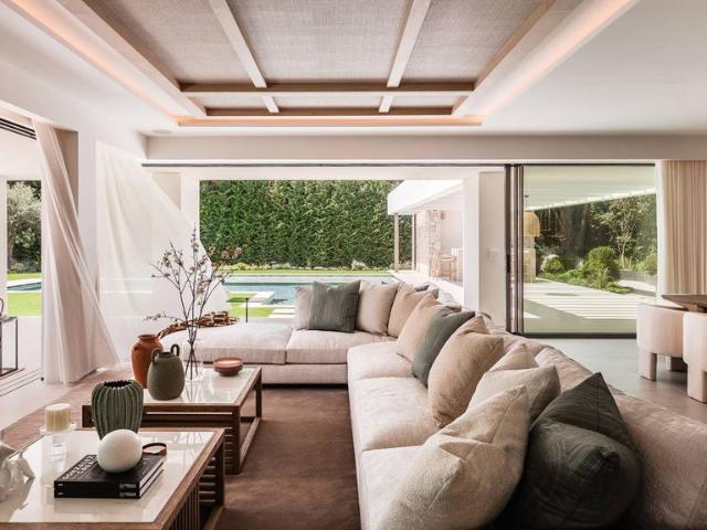 Villa / Chalet de 477 m2 en venta en Marbella, España