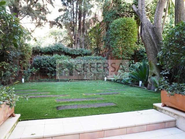 Villa / Chalet de 485 m2 en venta en Barcelona, España