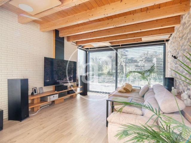 Villa / Chalet de 488 m2 en venta en Begas, España