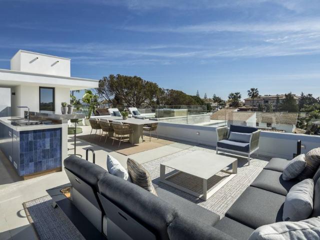 Villa / Chalet de 491 m2 en venta en Marbella, España