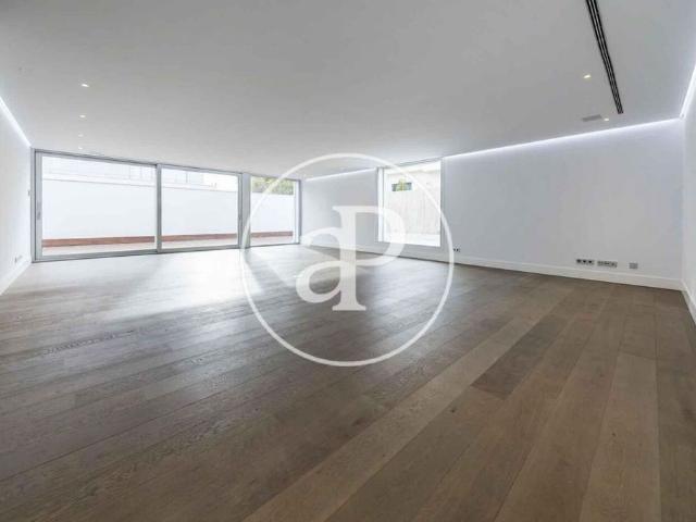 Villa / Chalet de 500 m2 en alquiler en Ciudad Lineal, Comunidad de Madrid