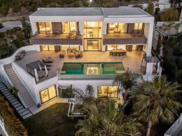 Villa / Chalet de 557 m2 en venta en Estepona, Andalucía