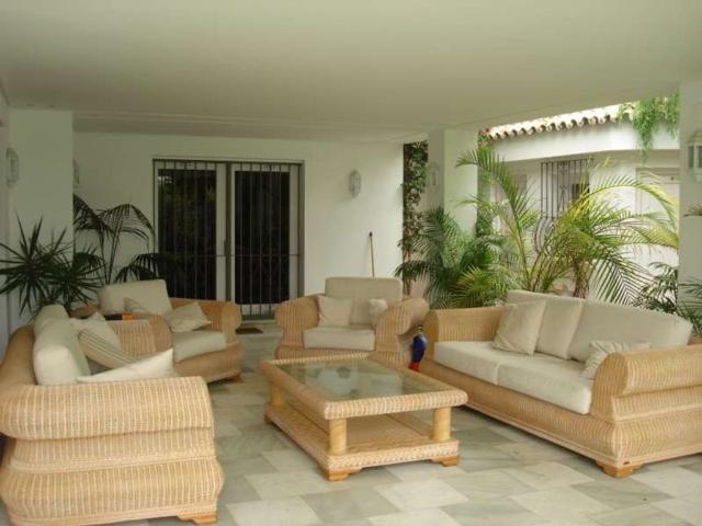 Villa / Chalet de 550 m2 en venta en Estepona, Andalucía