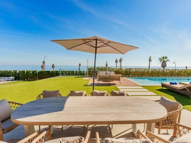 Villa / Chalet de 552 m2 en venta en New Golden Mile, España