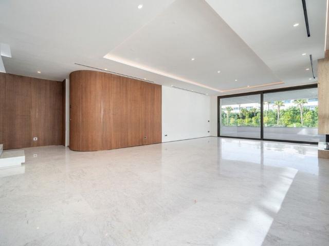 Villa / Chalet de 579 m2 en venta en Marbella, Andalucía
