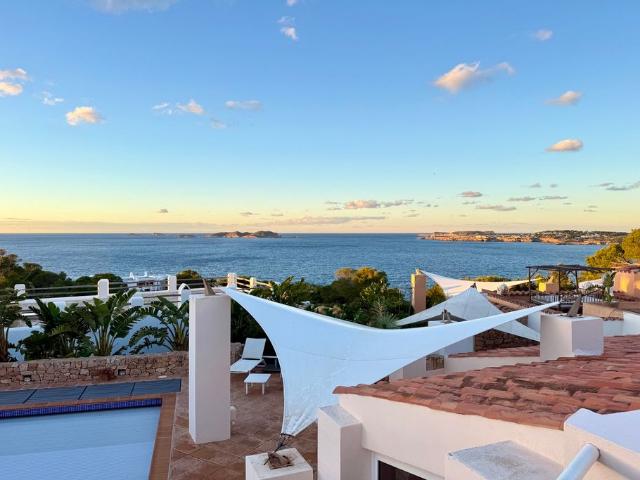 Villa / Chalet de 585 m2 en venta en San Jose de la Atalaya, España