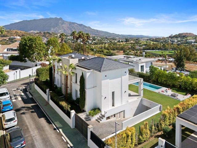 Villa / Chalet de 581 m2 en venta en Marbella, España