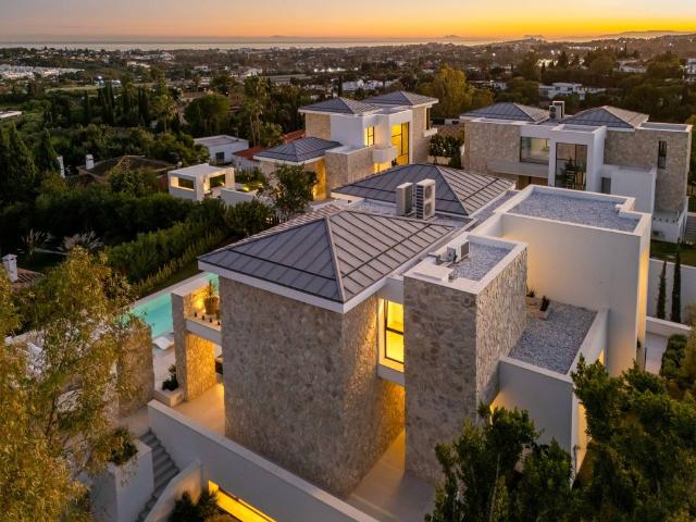 Villa / Chalet de 605 m2 en venta en Marbella, España