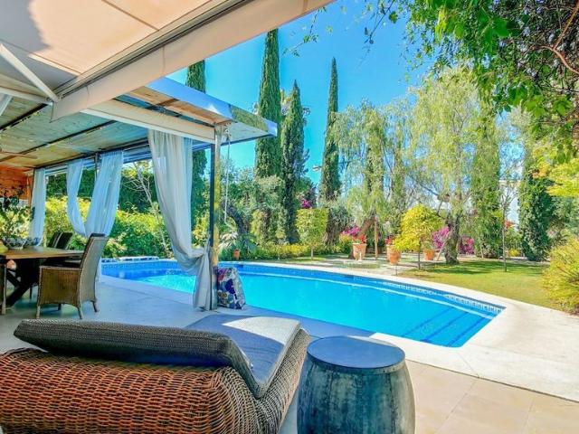 Villa / Chalet de 600 m2 en venta en Marbella, España