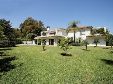 Villa / Chalet de 600 m2 en venta en Estepona, Andalucía