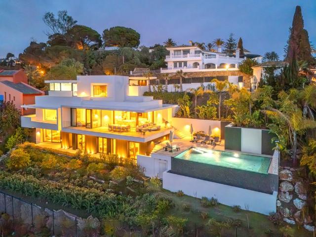 Villa / Chalet de 616 m2 en venta en Marbella, España